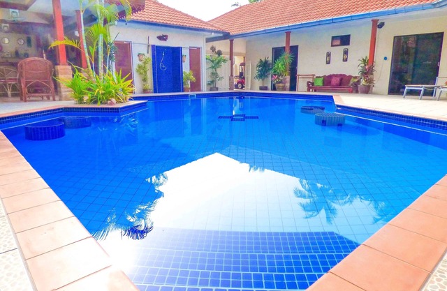Luxury villa 20 min south of Hua Hin
