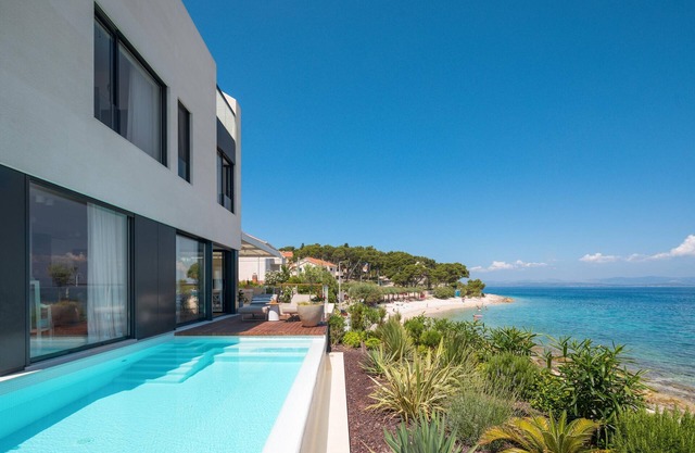Luxury Villa Alpha Prestige with Pool