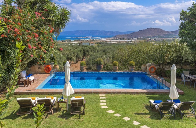 Luxury Villa Archontariki