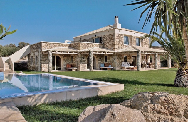 Luxury villa Armonia in quiet position, private pool -Pitsidia Matala Kamilari