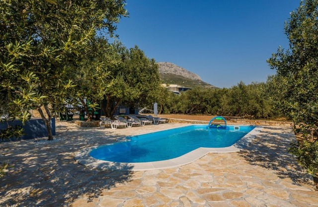 Luxury villa complex Pendolino, with heated pool and jacuzzi
