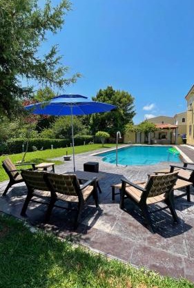 Luxury Villa Exclusive Neighborhood