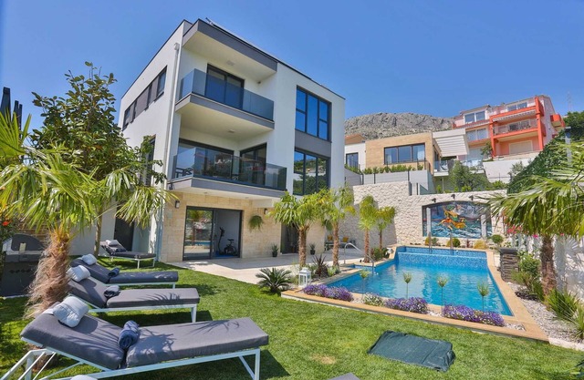 Luxury Villa Fresca with Pool