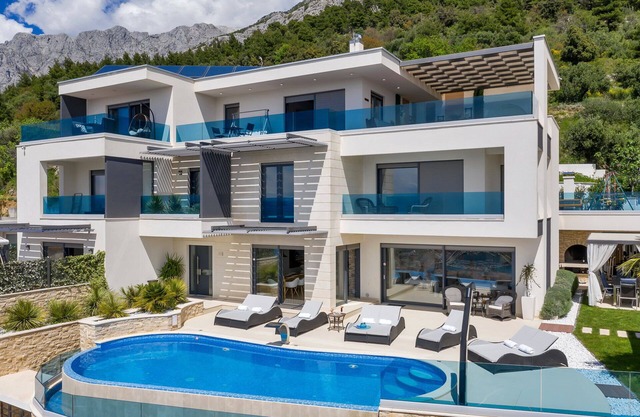 Luxury Villa Grand Vision with Pool