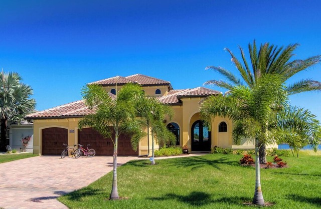 Luxury villa in a prime location with an oversized pool and whirlpool