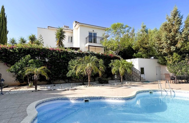 Luxury Villa in a quiet village with pr. pool - 6p