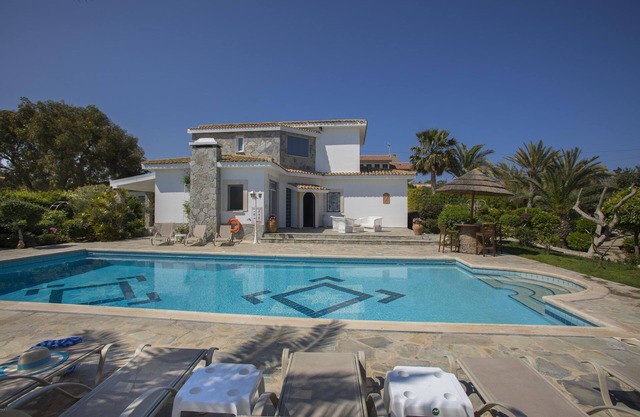 Luxury Villa In Ayia Napa With A Pool near the beach!