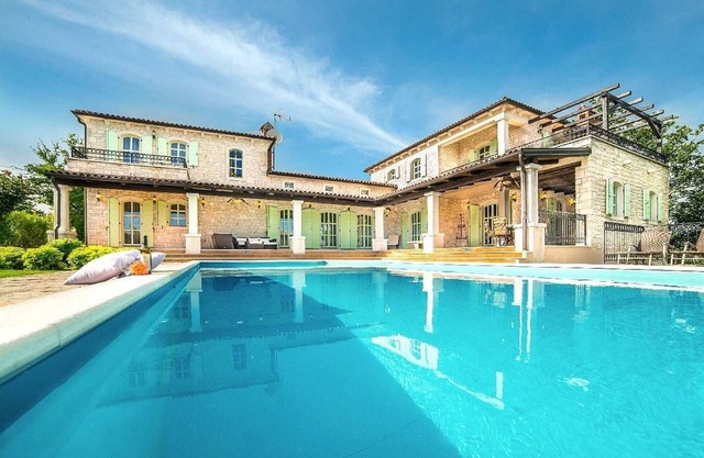 Luxury villa in Barat with a wellness