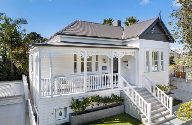 Luxury Villa in the heart of the city.