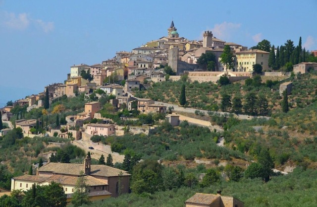 Luxury villa in Vasciano (Todi - Umbria) with private pool and fantastic views