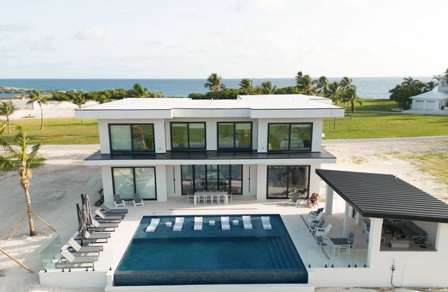 Luxury Villa! Includes Full Concierge! 4-Bedroom Option