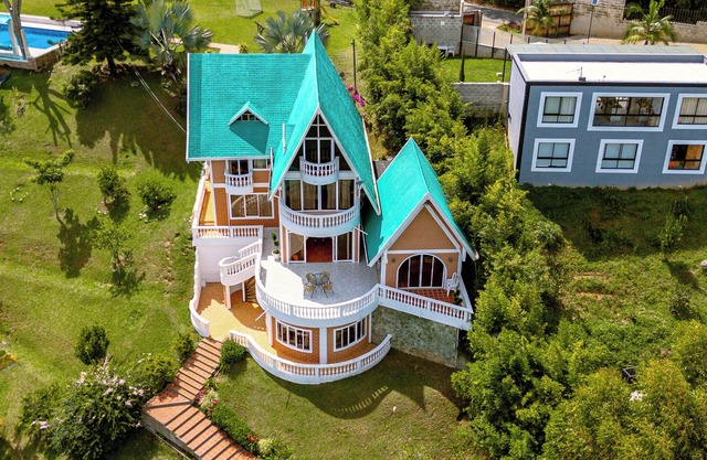 Luxury villa/jet ski/boat/launch/reservoir front/wifi