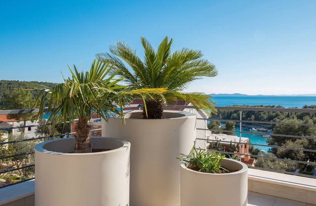 Luxury Villa Juliet with Heated Pool
