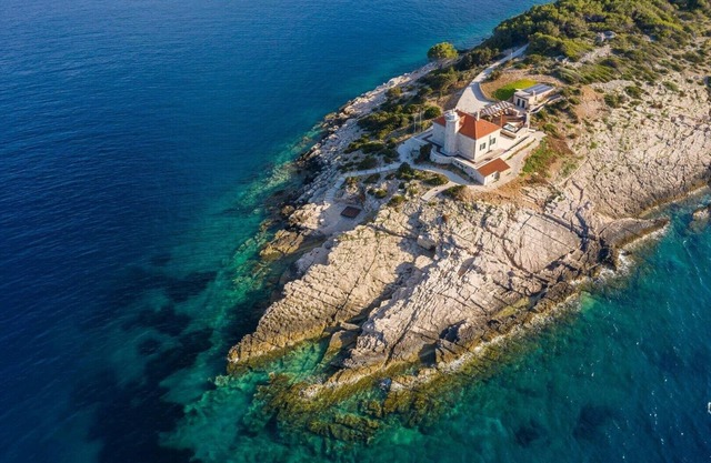 Luxury Villa Lighthouse Ligero with jacuzzi on Host island - Vis
