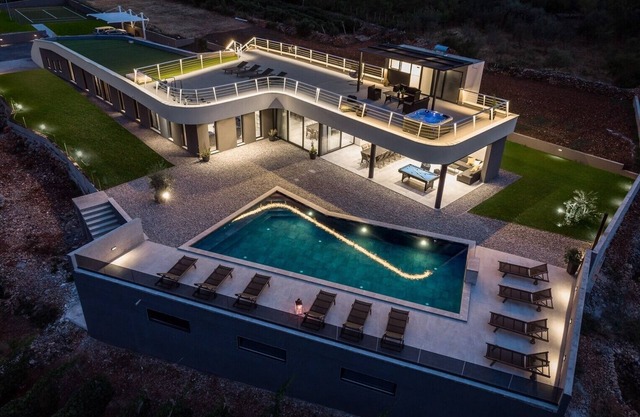 Luxury Villa Madre with heated Mineral pool, Whirlpool, Outdoor Gym