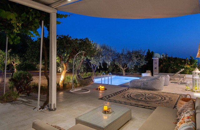 Luxury Villa Mami with 4 Bedrooms and Private Pool close to beach in Pefkos