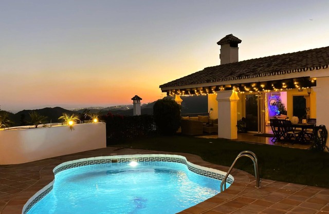 Luxury villa Marbella with swimming pool, bbq, nature