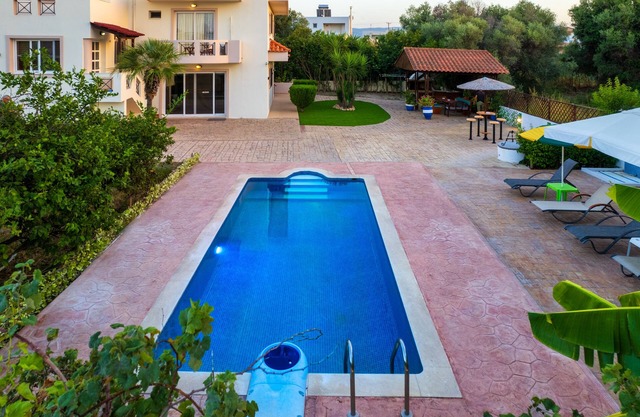 Luxury villa Rea fully equipped with swimming pool 5 bedrooms 11 guest
