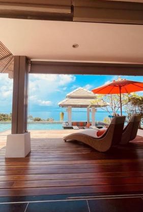 Luxury villa Seaview & Sunset 100m from the beach