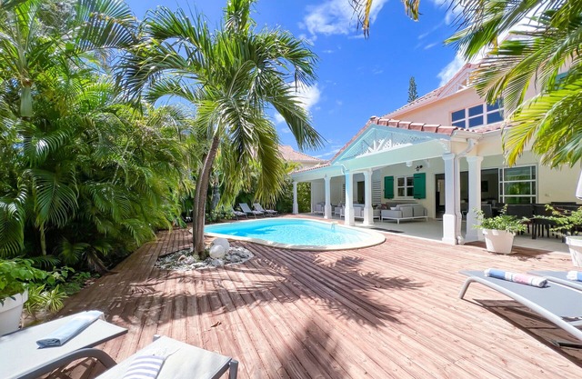 Luxury villa · St-François · Private beach & lagoon