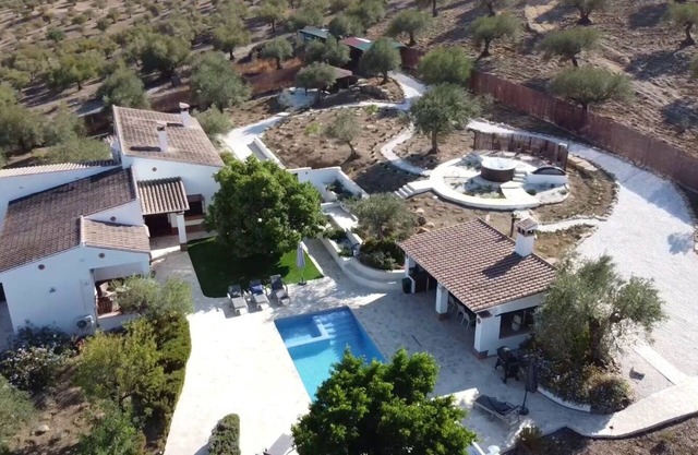 Luxury villa, stunning views, pool, gym,hot tub Alora.