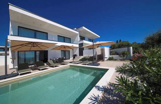 Luxury Villa Sunset - Private heated Pool