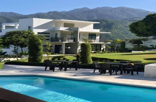 Luxury Villa surrounded by mountains & Nature!