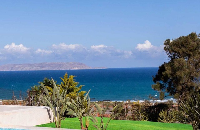Luxury Villa U, Luxury Villa