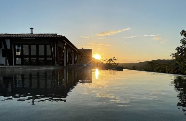 Luxury Villa w / 600m2, gourmet area and beautiful view of the mountains