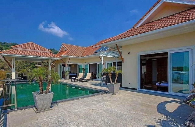 Luxury villa with pool