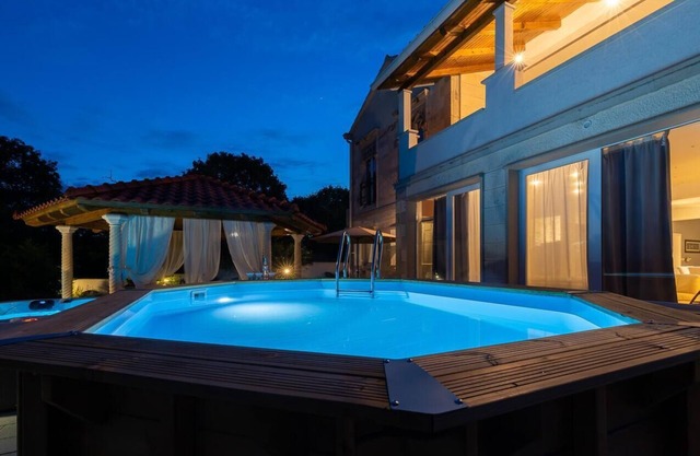 Luxury villa with a swimming pool Pražnica, Brač (K-19209)