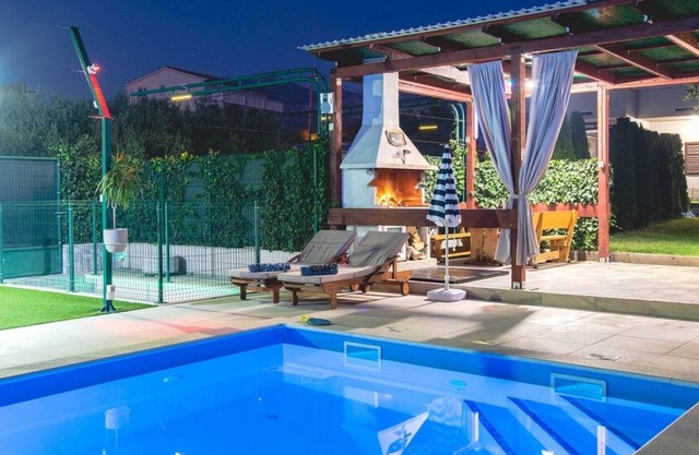 Luxury villa with a swimming pool Split (K-20334)