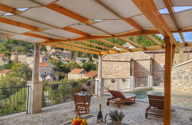 Luxury villa with a swimming pool Malo Grablje, Hvar (K-20606)