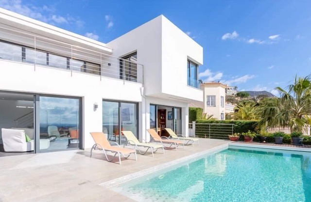 Luxury Villa with Jacuzzi and private Pool - Costa Brava