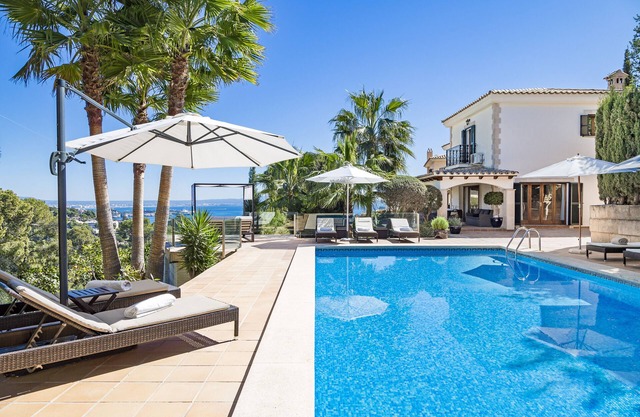 Luxury villa with fantastic sea views for the highest demands near Palma