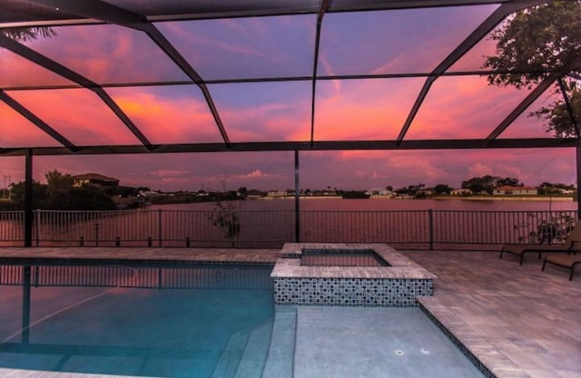 Luxury Villa with gorgeous sunrise lake view