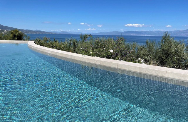 Luxury Villa with Private Swimming Pool & Sea View