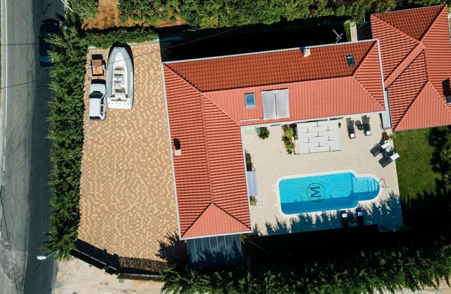 Luxury Villa with Heated Pool, Terrace, and Outdoor Amenities for Relaxation - Five Bedroom Villa