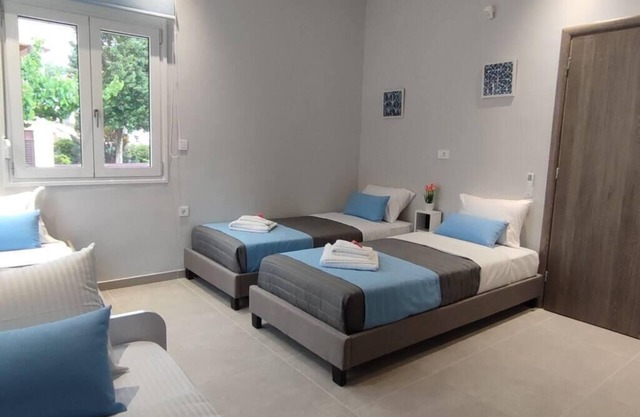 Luxury Villa with jacuzzi, 50 meters from Kato.