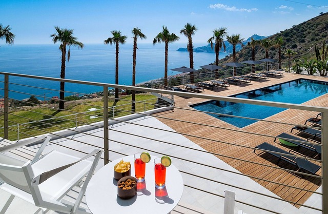 Luxury villa with pool in Taormina, Sicily