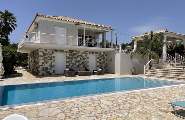 Luxury villa with private pool, wading pool, outdoor shower and sea view