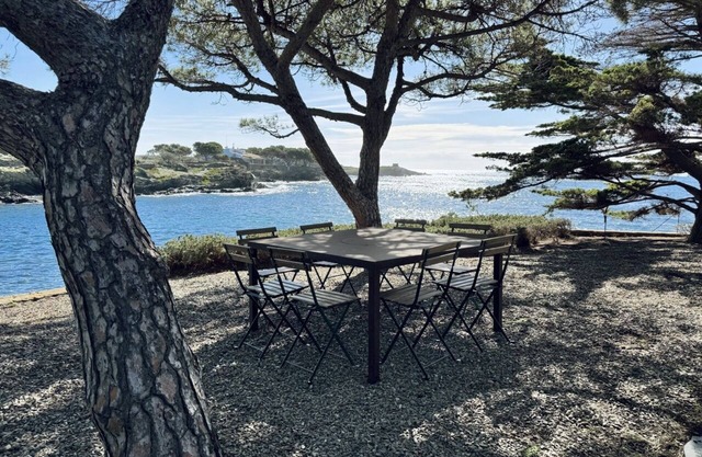 Luxury villa with views of Cadaqués Bay and direct access to the sea.