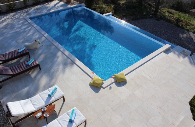 Luxury Villa Yanko,4 bedrooms, great heated pool, breathtaking sea view,hot tub