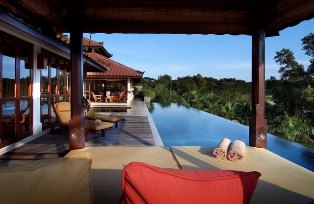 Luxury Villas - 45 min from Singapore