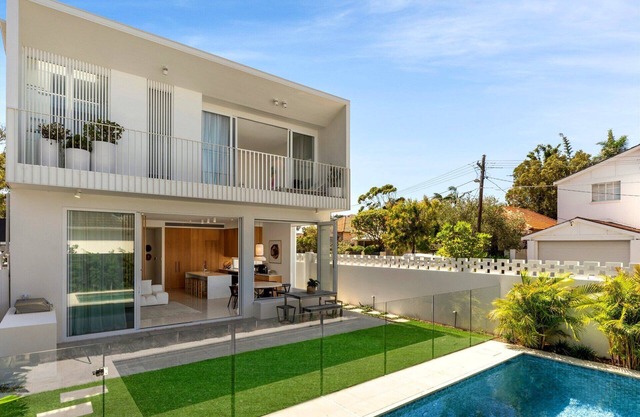 Luxury Villas Bondi Pool Oasis (Walk to the beach)