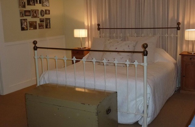 Luxury Vintage Room Excellent Location!