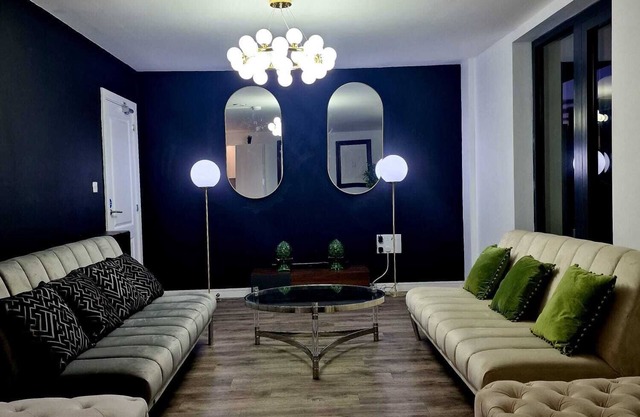 luxury vip 2Bed Apartment with Balcony