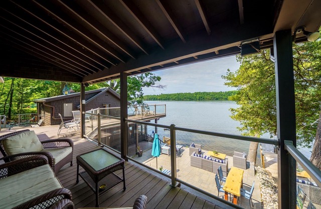 Luxury Waterfront & Woodland!