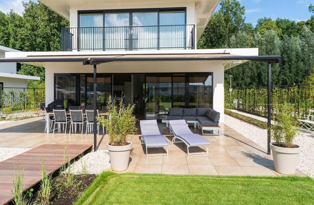 Luxury water villa in Harderwold with jetty