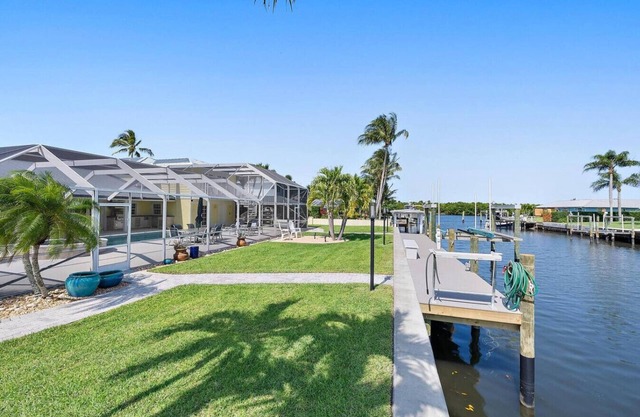 Luxury Waterfront Paradise